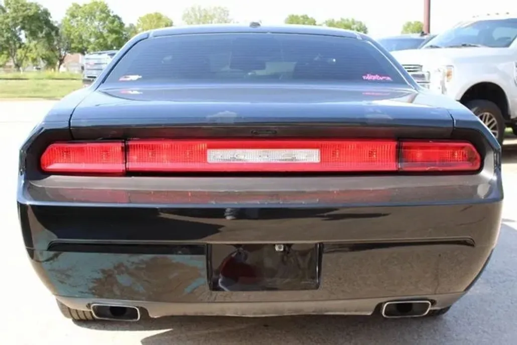 2013 Dodge Challenger SXT photo 1