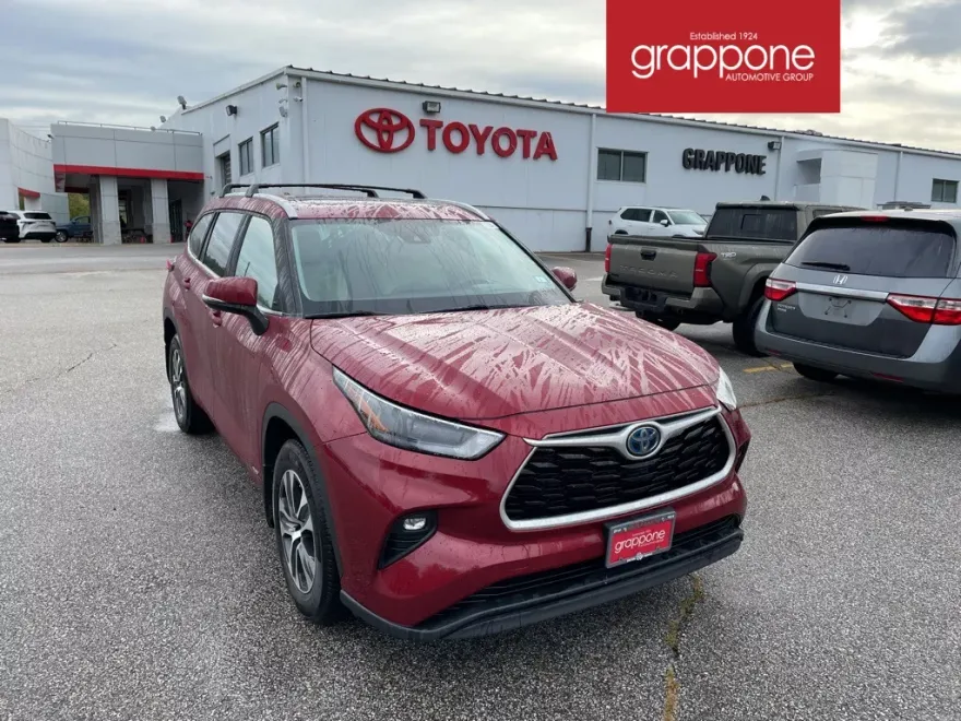 2022 Toyota Highlander Hybrid XLE photo 1