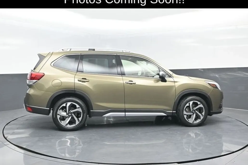 2023 Subaru Forester Touring photo 1