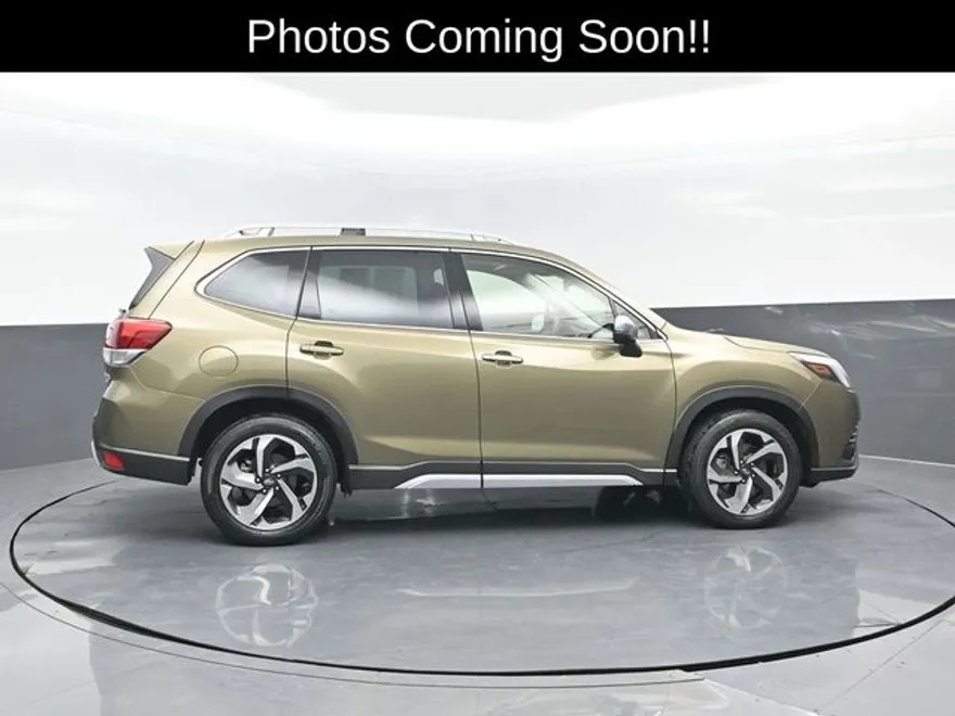 2023 Subaru Forester Touring photo 1