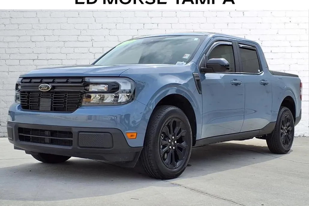 2024 Ford Maverick Lariat photo 1