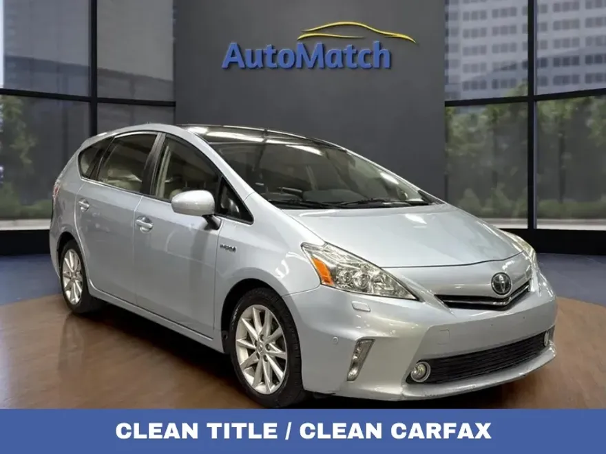 2014 Toyota Prius V Five photo 1