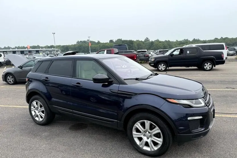 2017 Land Rover Range Rover Evoque SE photo 1