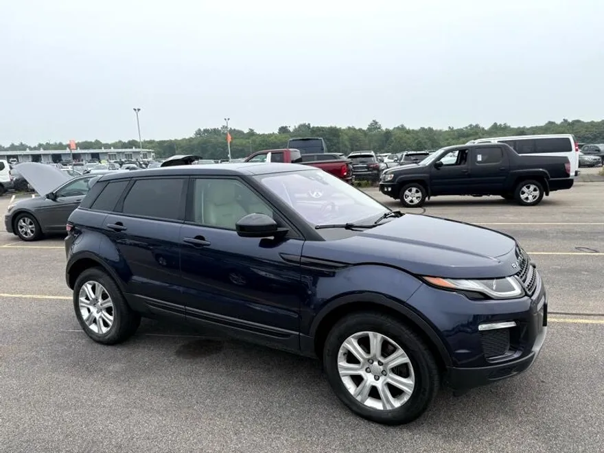 2017 Land Rover Range Rover Evoque SE photo 1