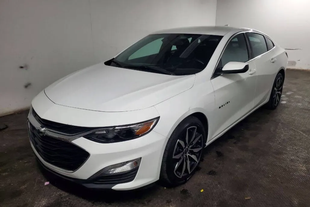 2023 Chevrolet Malibu RS photo 1