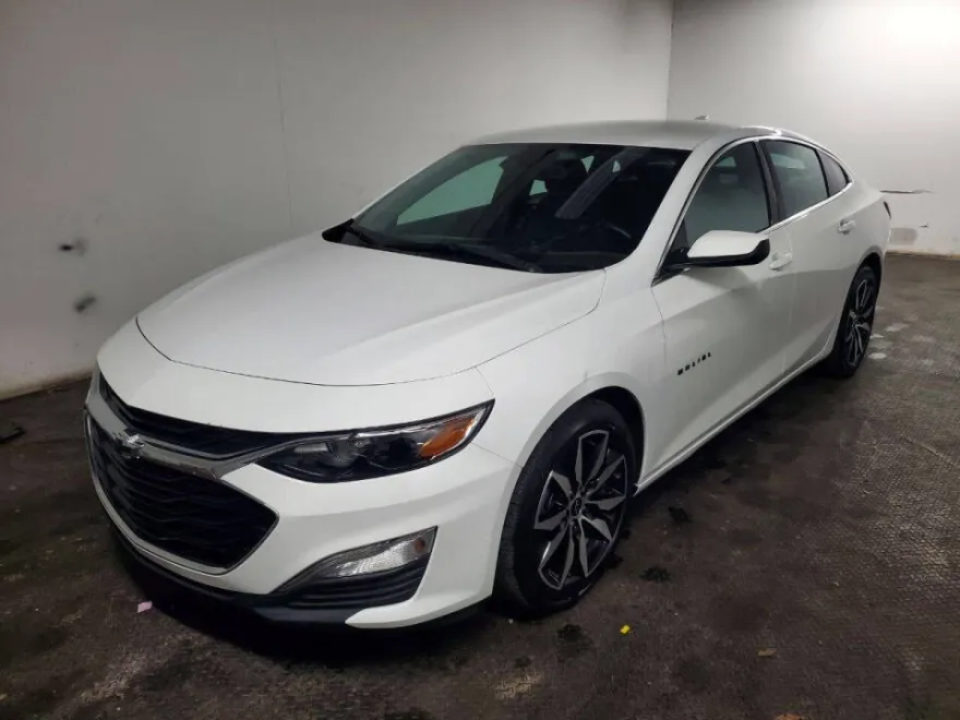 2023 Chevrolet Malibu RS photo 1