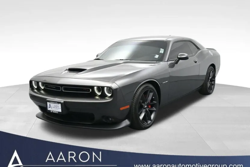 2022 Dodge Challenger R/T photo 1