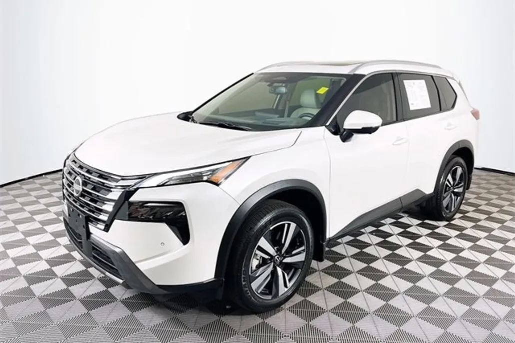 2025 Nissan Rogue SL photo 1