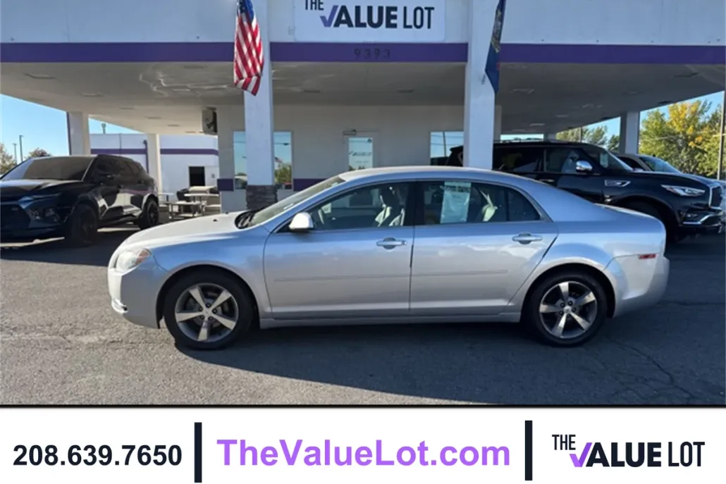 2011 Chevrolet Malibu 1LT photo 1