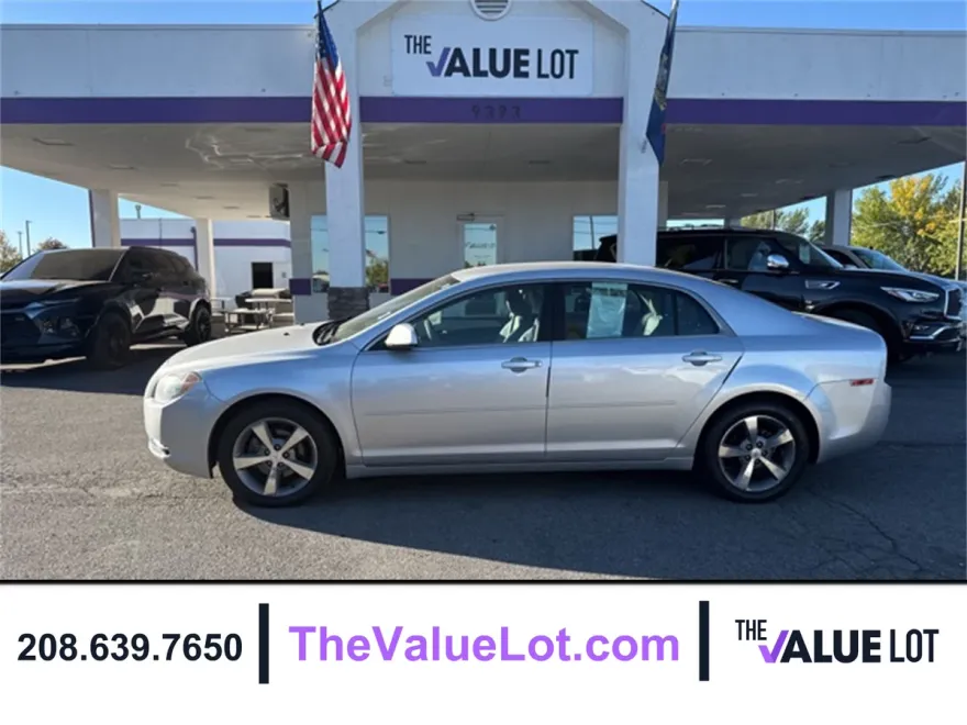2011 Chevrolet Malibu 1LT photo 1