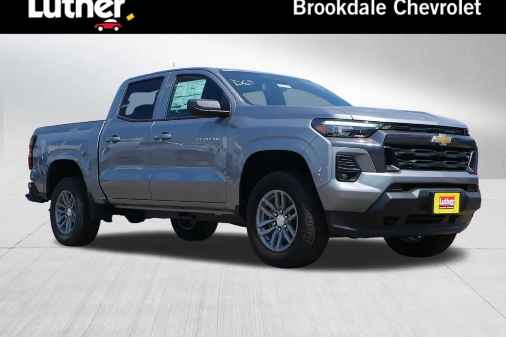 2025 Chevrolet Colorado Work Truck LT photo 1