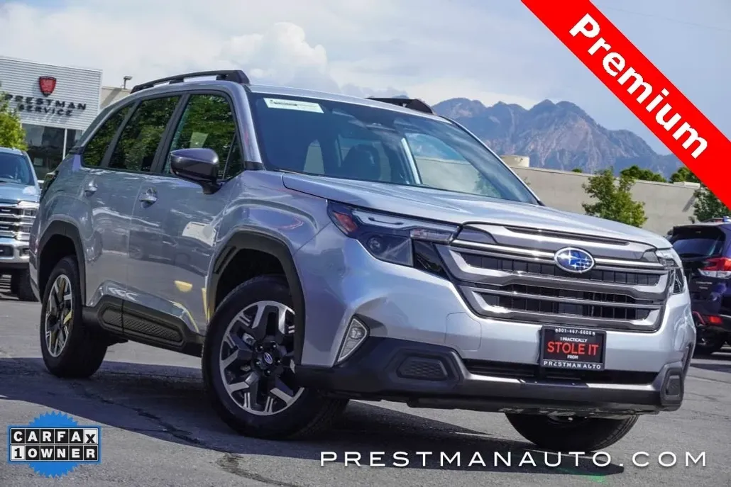 2025 Subaru Forester Premium photo 1