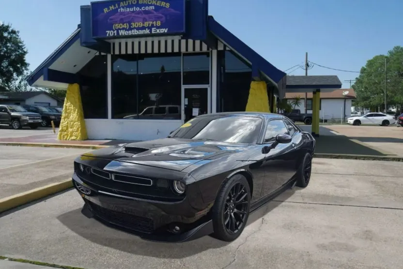 2015 Dodge Challenger R/T Plus photo 1