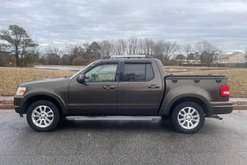 2008 Ford Explorer Sport Trac Limited photo 1
