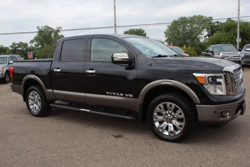 2018 Nissan Titan Platinum Reserve photo 1