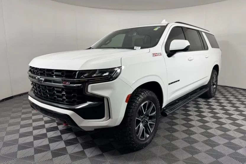 2021 Chevrolet Suburban Z71 photo 1
