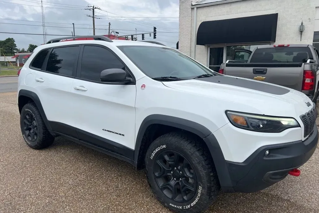 2020 Jeep Cherokee Trailhawk photo 1