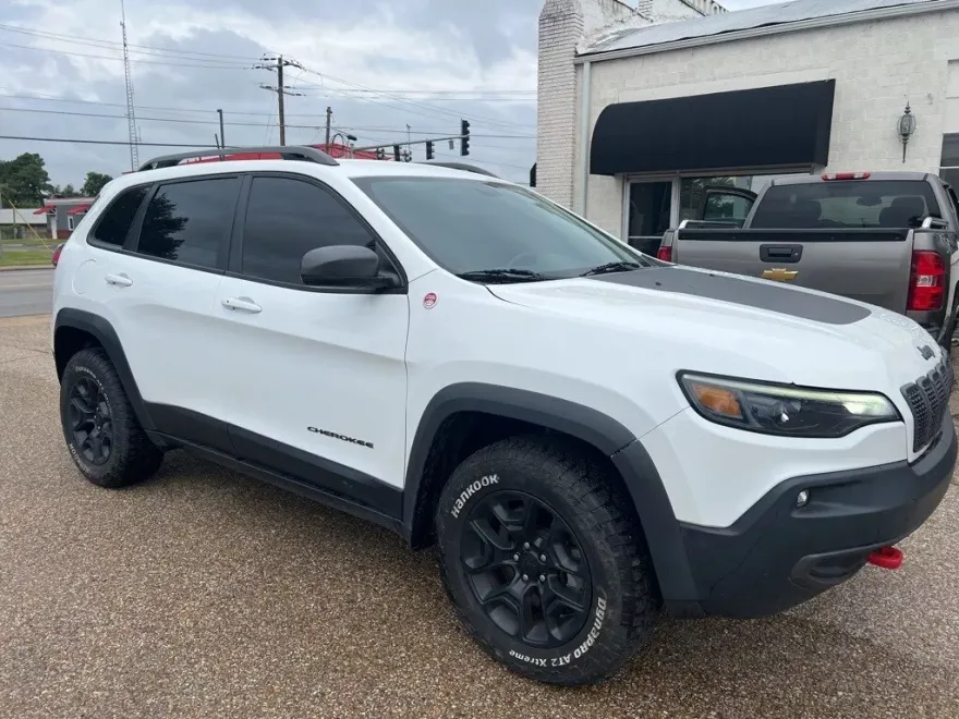 2020 Jeep Cherokee Trailhawk photo 1