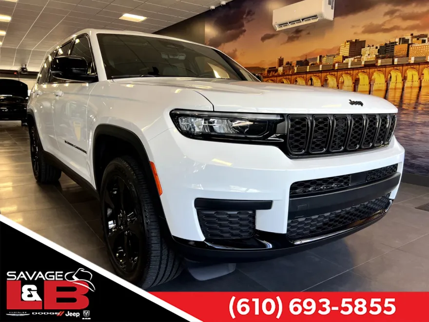 2025 Jeep Grand Cherokee Altitude photo 1