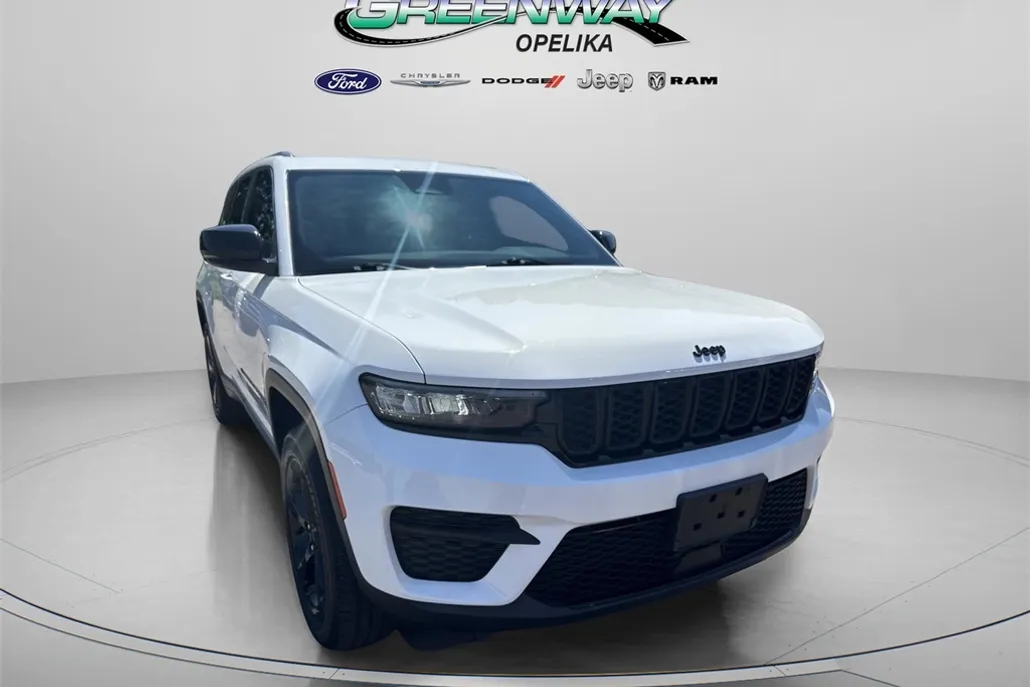 2023 Jeep Grand Cherokee Altitude photo 1