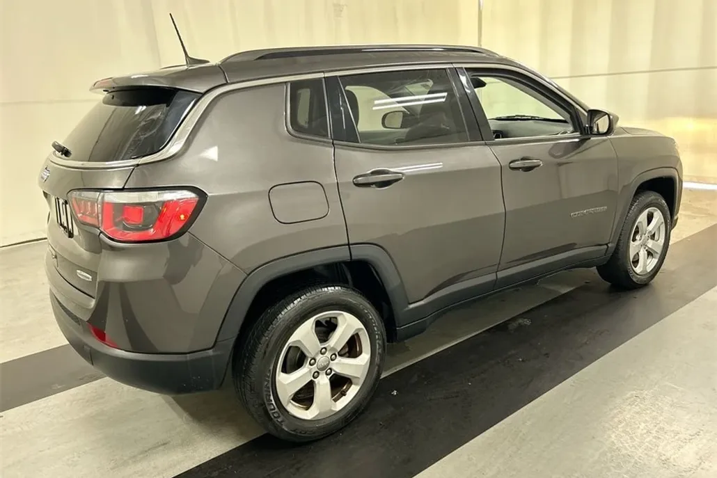2018 Jeep Compass Latitude photo 1