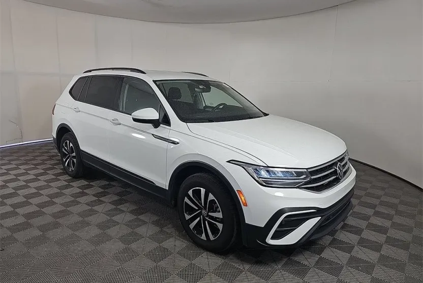 2024 Volkswagen Tiguan S photo 1