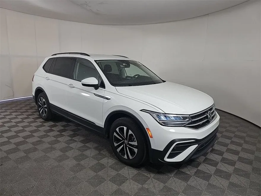 2024 Volkswagen Tiguan S photo 1