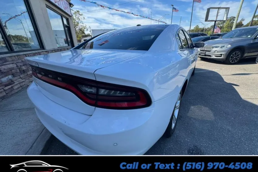 2022 Dodge Charger SXT photo 1