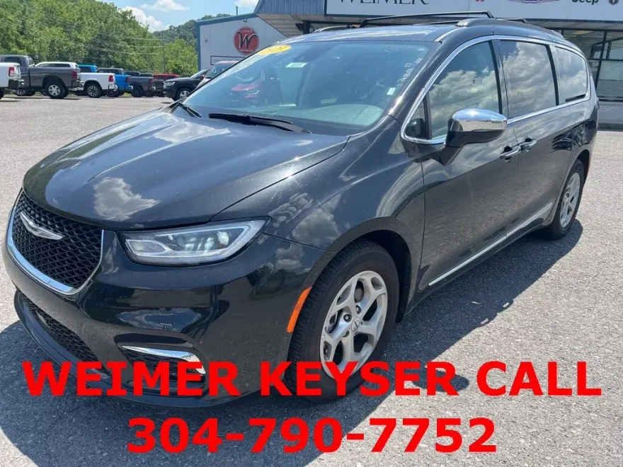 2023 Chrysler Pacifica Limited photo 1