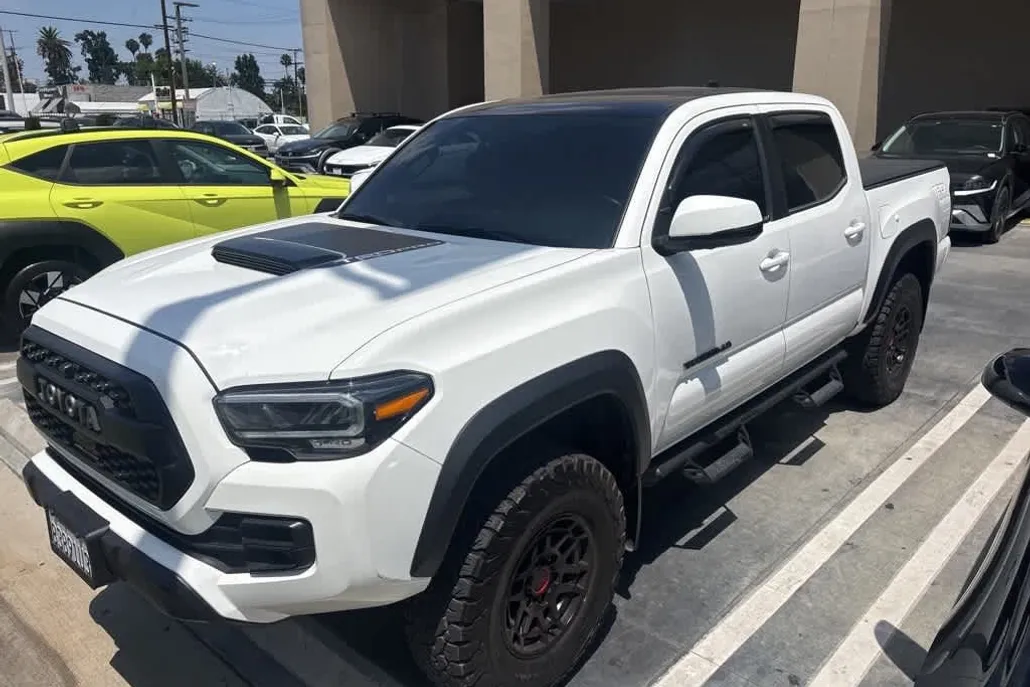 2023 Toyota Tacoma TRD Pro V6 photo 1