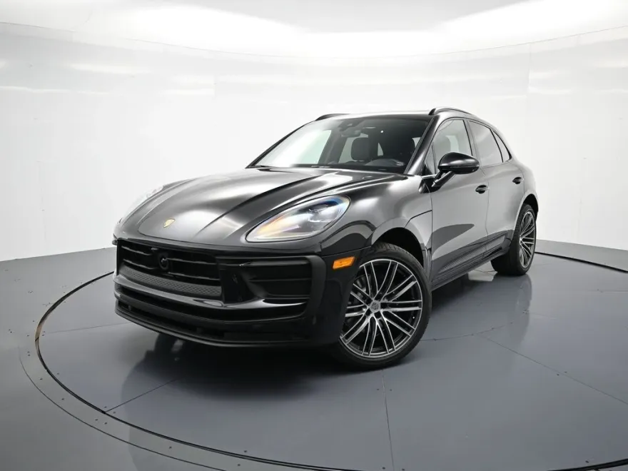 2025 Porsche Macan T photo 1