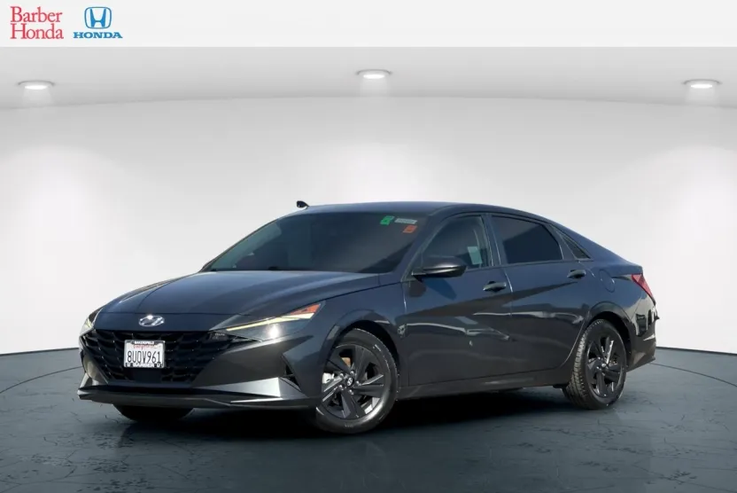 2021 Hyundai Elantra SEL Convenience photo 1