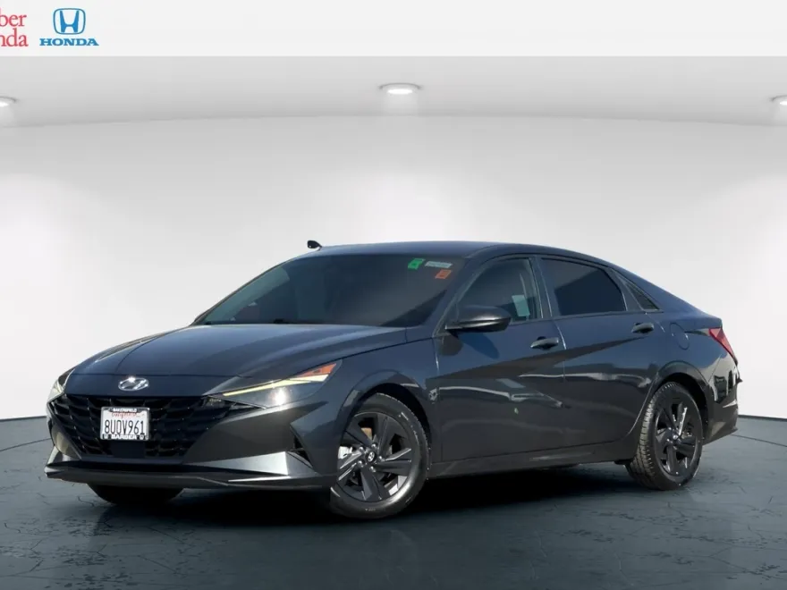 2021 Hyundai Elantra SEL Convenience photo 1