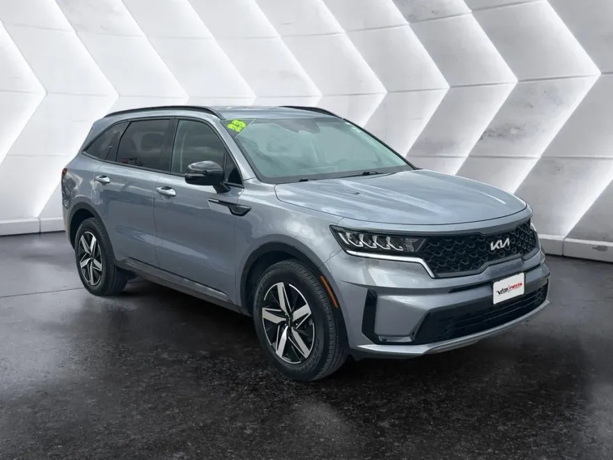 2023 Kia Sorento S photo 1