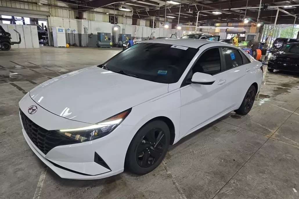 2021 Hyundai Elantra SEL photo 1