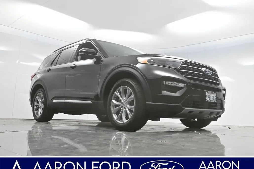 2024 Ford Explorer XLT photo 1