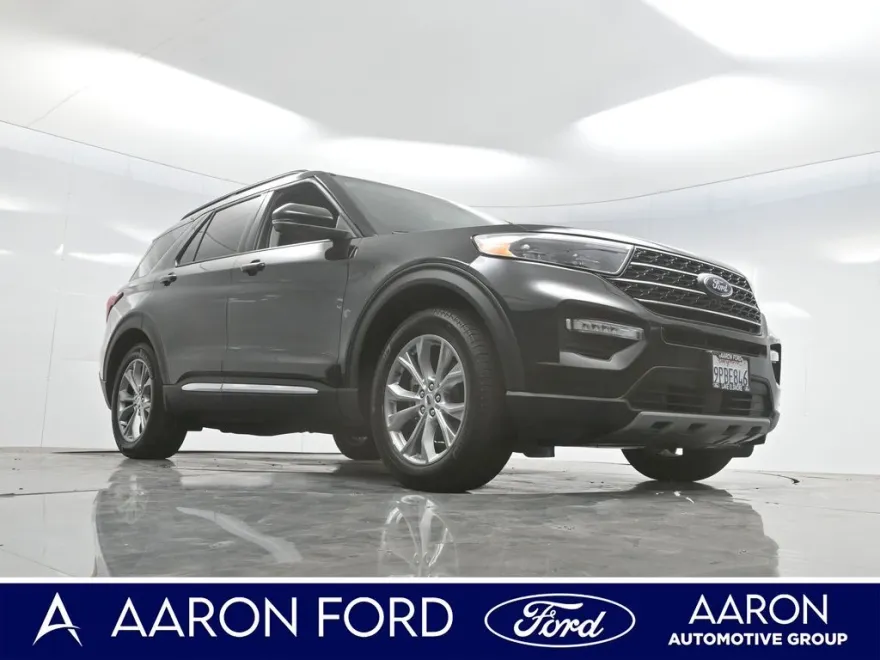 2024 Ford Explorer XLT photo 1