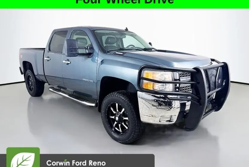 2010 Chevrolet Silverado 2500HD LT photo 1