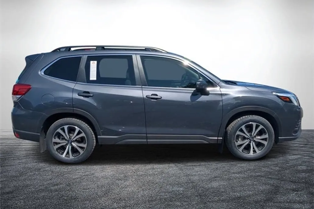 2022 Subaru Forester Limited photo 1