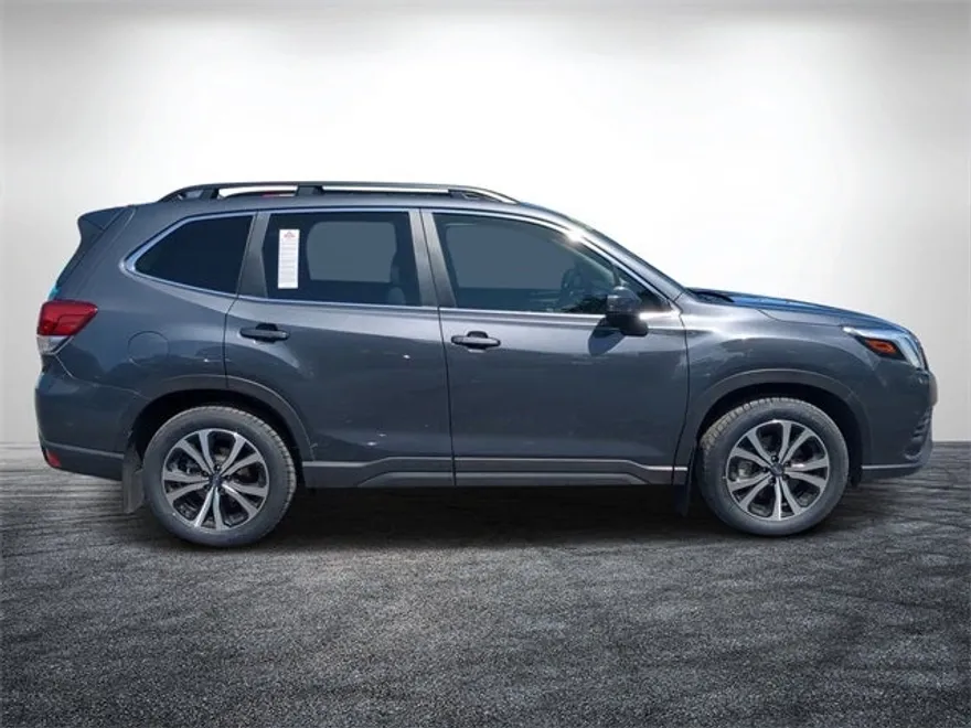 2022 Subaru Forester Limited photo 1