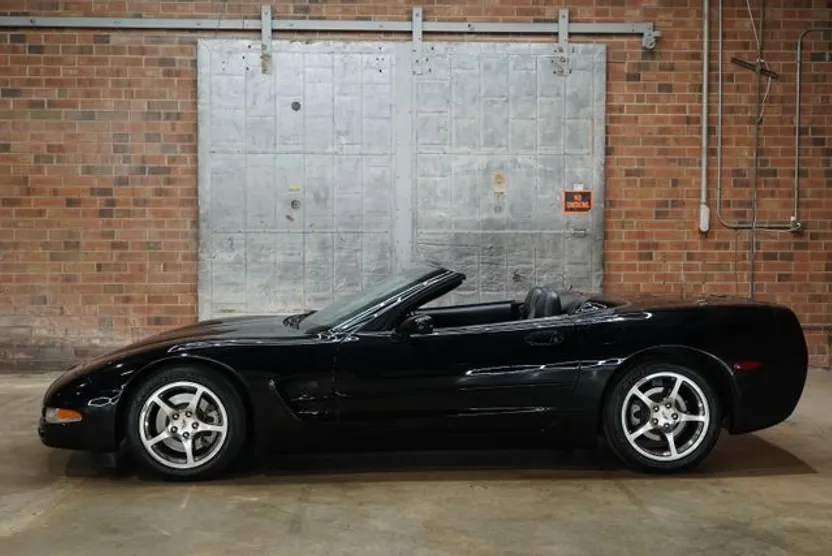 2004 Chevrolet Corvette Convertible photo 1