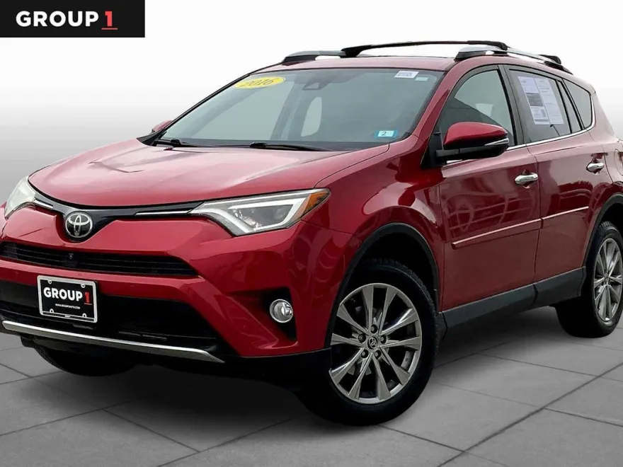 2016 Toyota RAV4 Limited photo 1