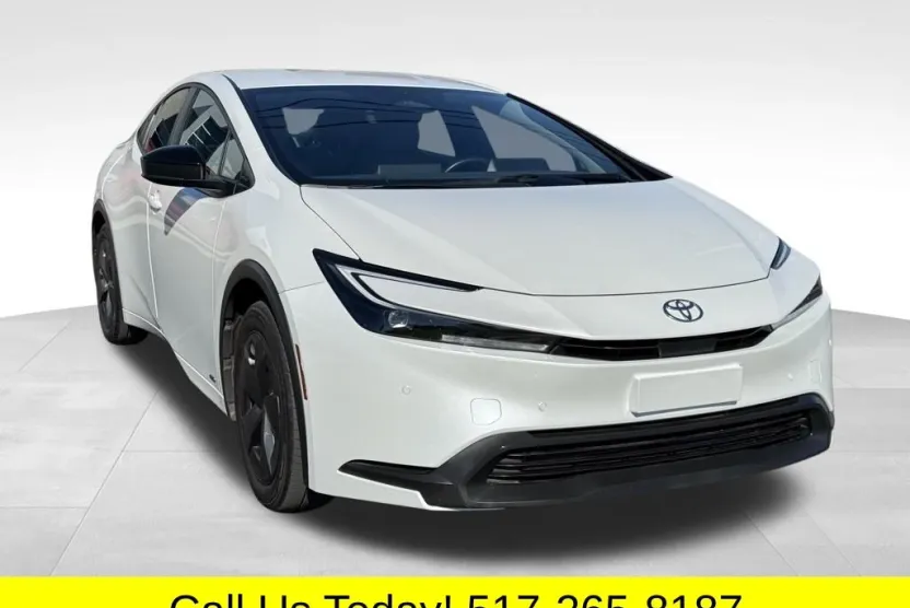 2023 Toyota Prius LE photo 1