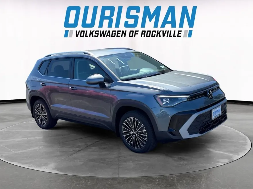 2025 Volkswagen Taos SE photo 1