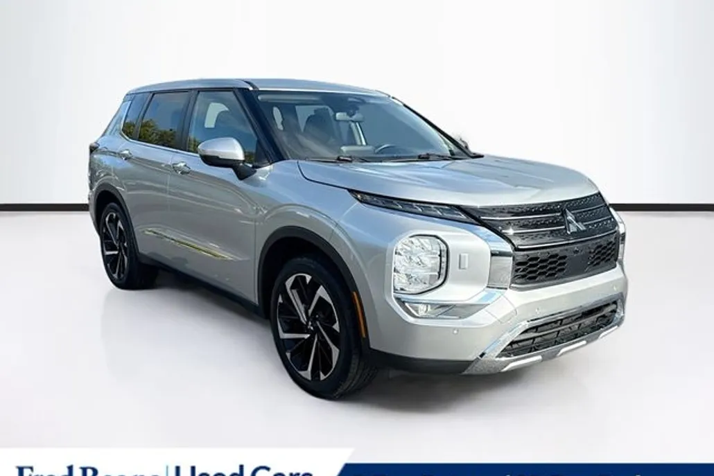 2022 Mitsubishi Outlander SE photo 1