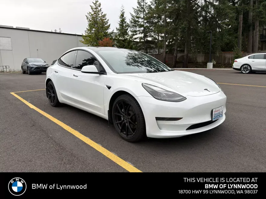 2021 Tesla Model 3 Standard Range Plus photo 1