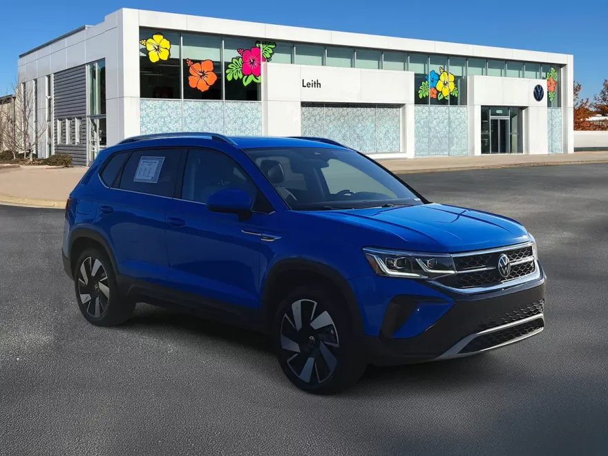 2024 Volkswagen Taos SEL photo 1