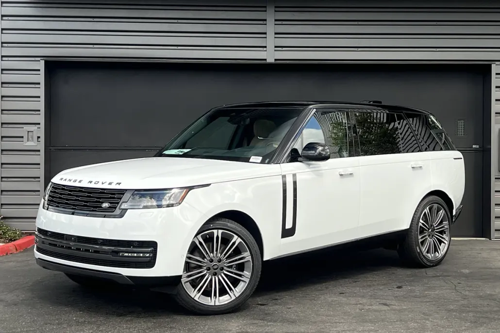 2025 Land Rover Range Rover SE photo 1