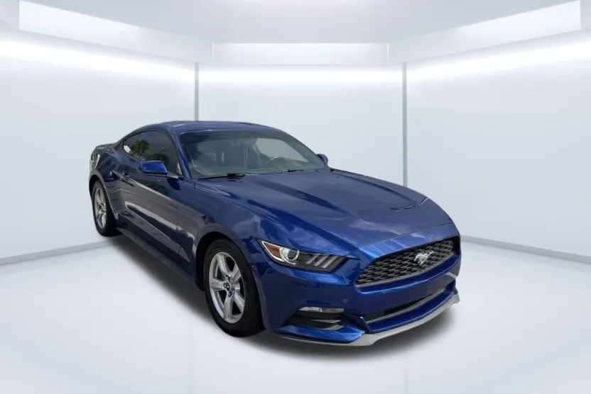 2015 Ford Mustang V6 photo 1