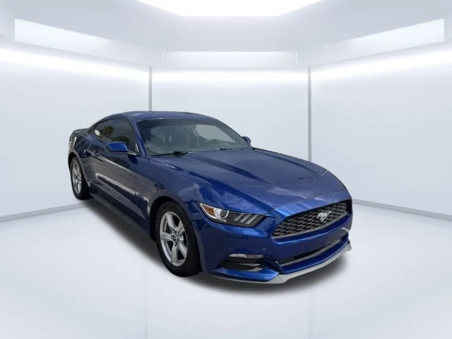 2015 Ford Mustang V6 photo 1
